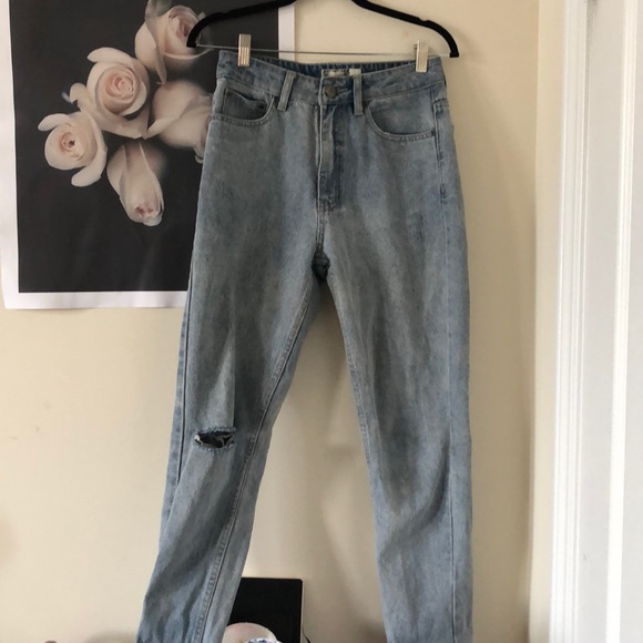BOOHOO high waisted ripped jeans - Picture 1 of 6